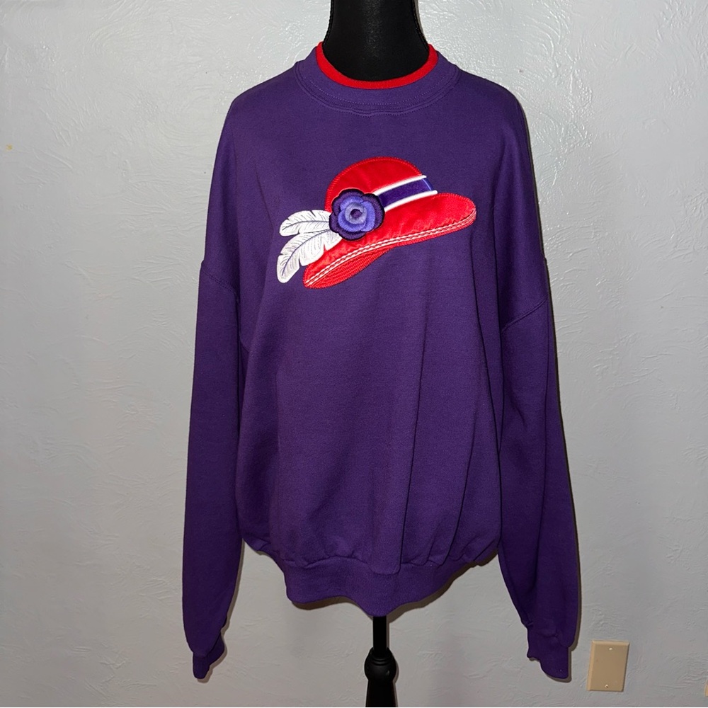 Vintage Top Stitch Sweatshirt Purple Red Hat Graphic | Size XL Cozy Crewneck